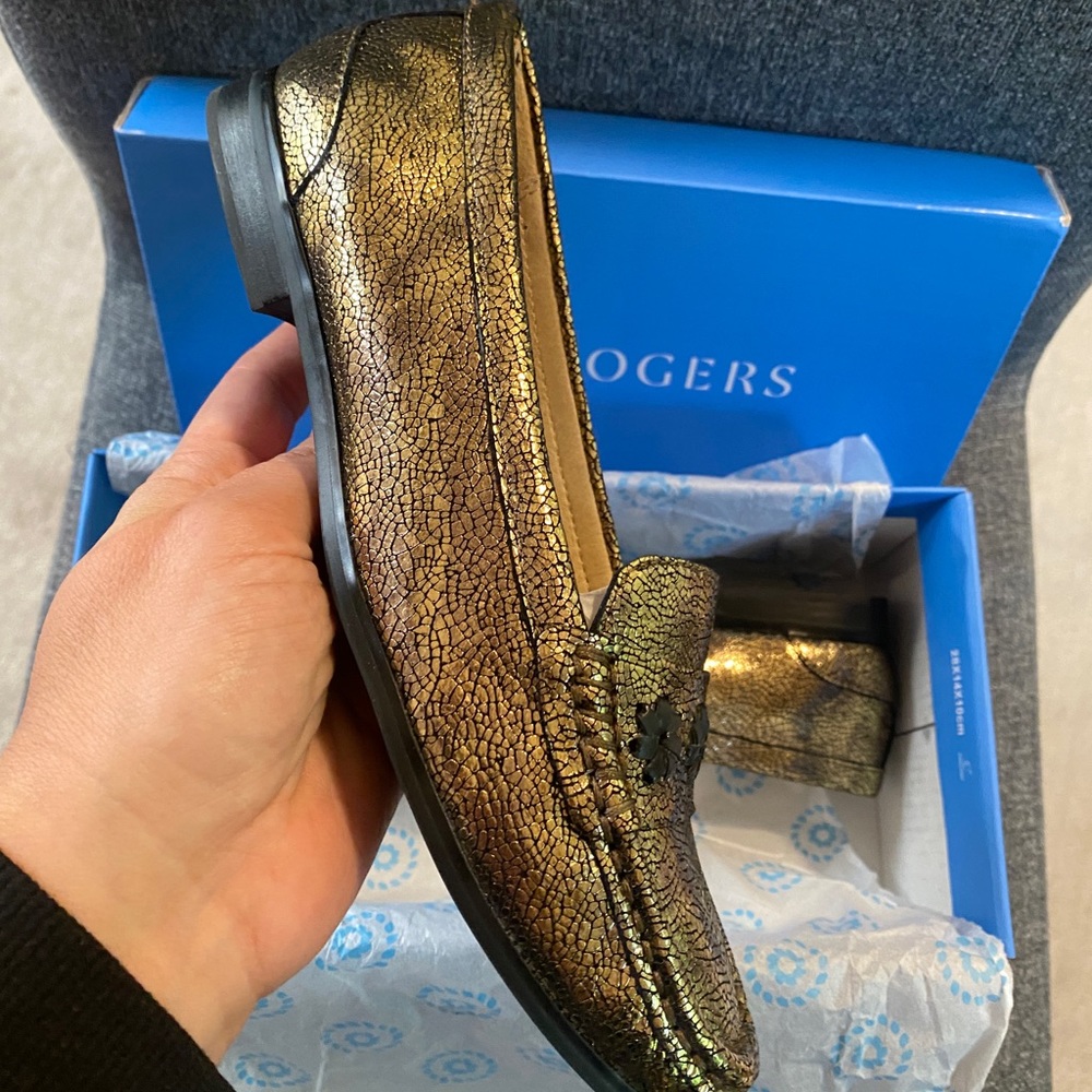 JACK ROGERS Metallic Leather Loafer Shoes